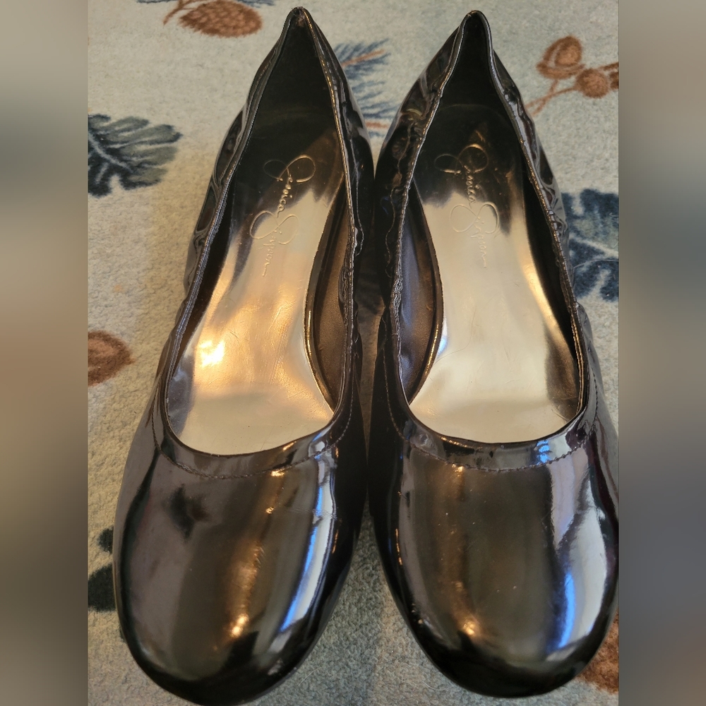 Black, flat Jessica Simpson dress shoes